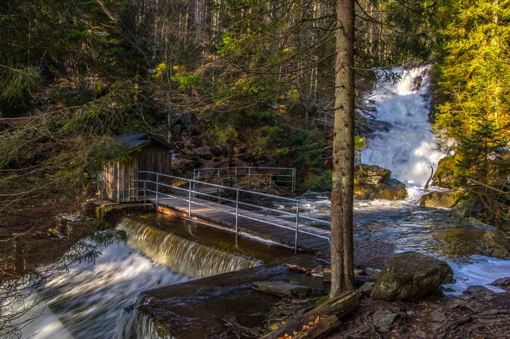 Rissloch-Fruehjahr-viel-Wasser